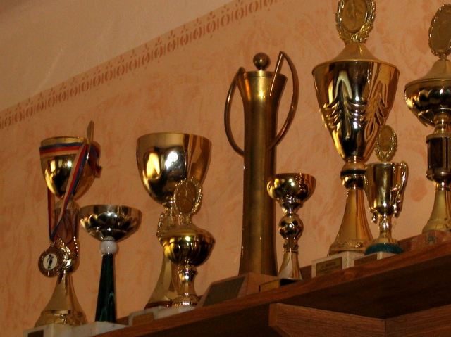trofeje + hřiště